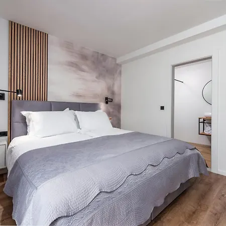 Invigo - Brand New Private Pool *