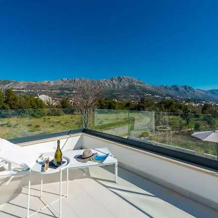 Invigo - Brand New Private Pool