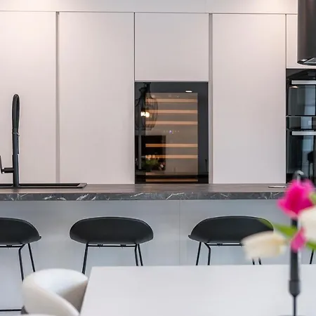 Invigo - Brand New Private Pool