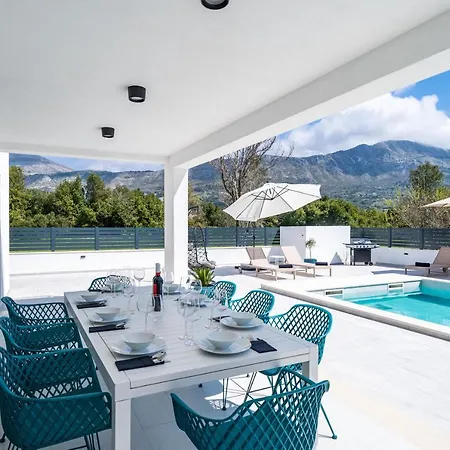 Invigo - Brand New Private Pool Villa Mlini