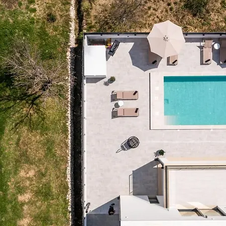 Invigo - Brand New Private Pool * مْليني
