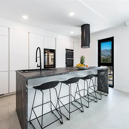 Invigo - Brand New Private Pool * Mlini