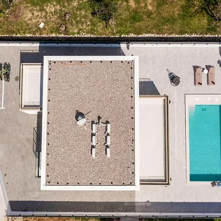 Invigo - Brand New Private Pool Villa Mlini