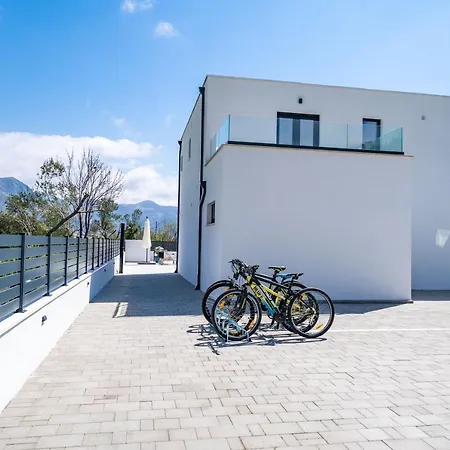 Invigo - Brand New Private Pool Mlini